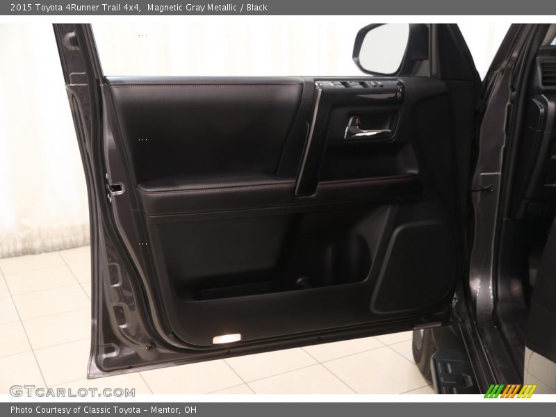 Magnetic Gray Metallic / Black 2015 Toyota 4Runner Trail 4x4