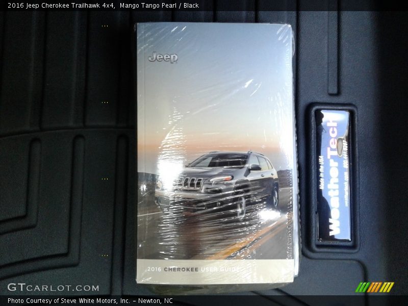Mango Tango Pearl / Black 2016 Jeep Cherokee Trailhawk 4x4