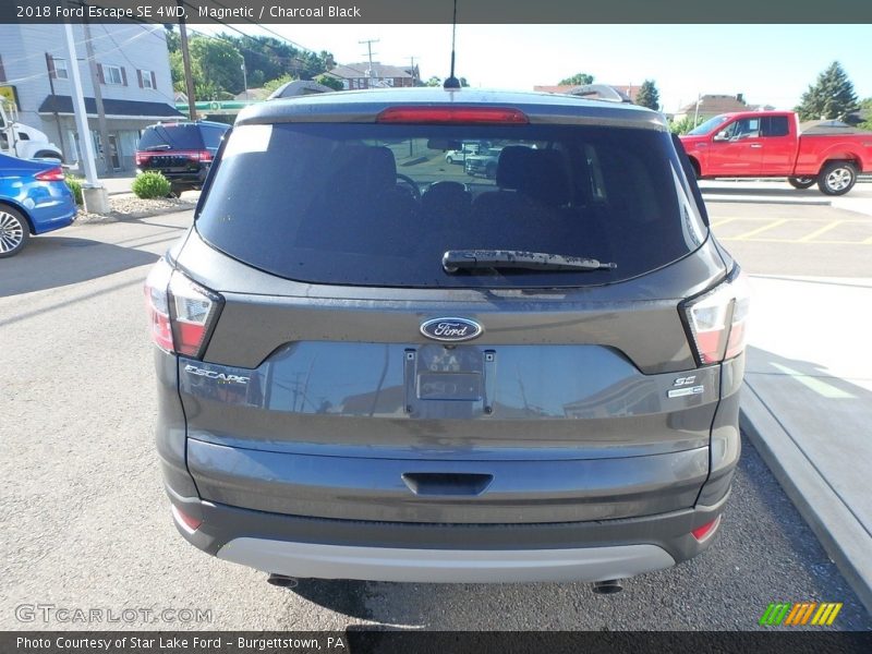 Magnetic / Charcoal Black 2018 Ford Escape SE 4WD