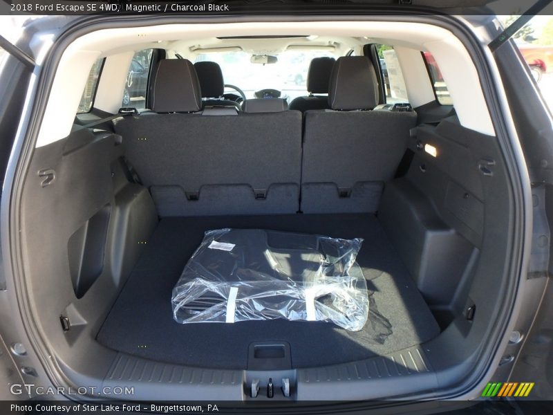 Magnetic / Charcoal Black 2018 Ford Escape SE 4WD