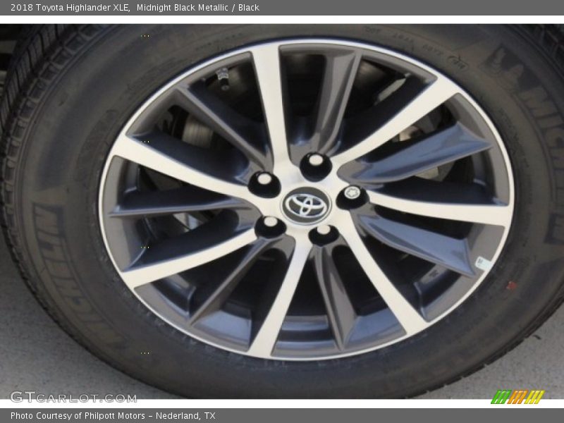 Midnight Black Metallic / Black 2018 Toyota Highlander XLE
