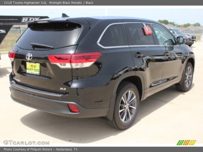 Midnight Black Metallic / Black 2018 Toyota Highlander XLE