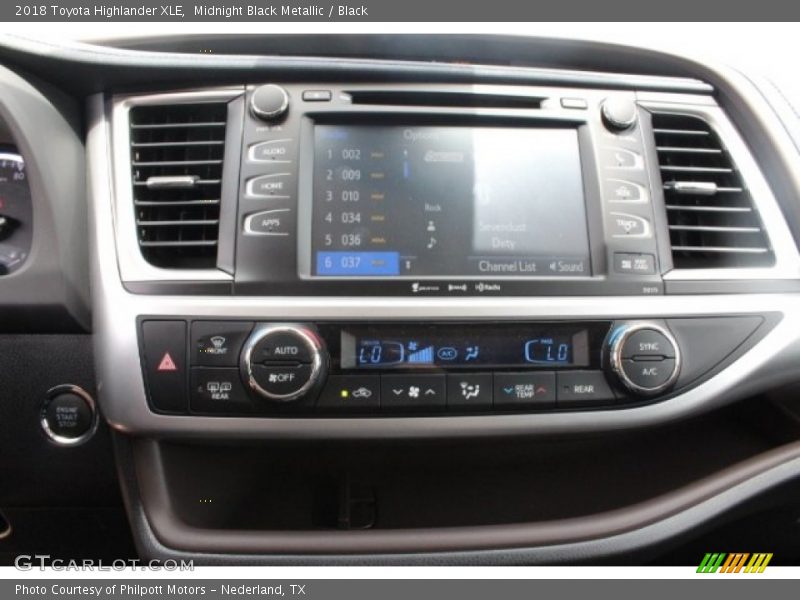 Midnight Black Metallic / Black 2018 Toyota Highlander XLE