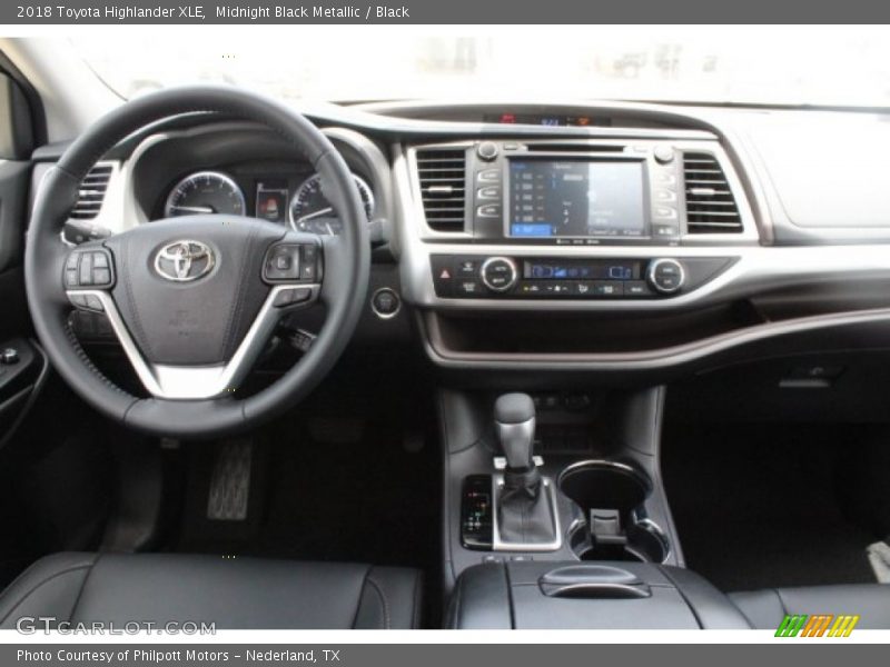 Midnight Black Metallic / Black 2018 Toyota Highlander XLE