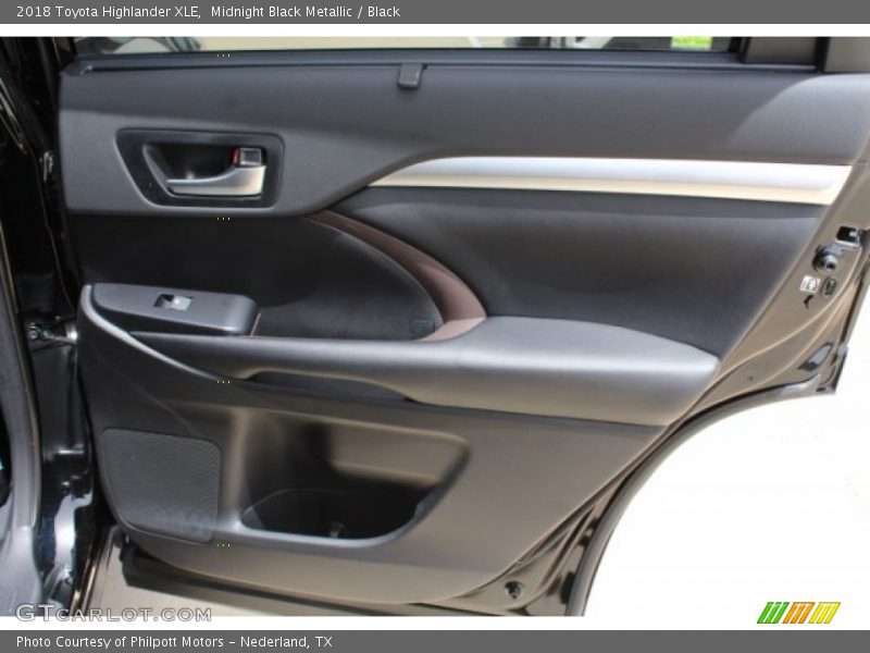 Midnight Black Metallic / Black 2018 Toyota Highlander XLE