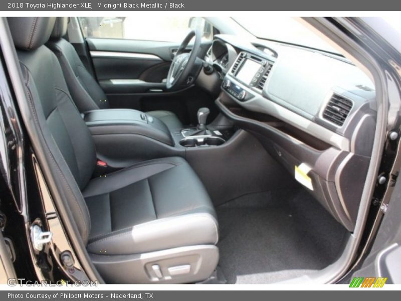 Midnight Black Metallic / Black 2018 Toyota Highlander XLE