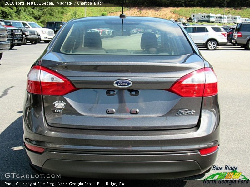 Magnetic / Charcoal Black 2018 Ford Fiesta SE Sedan