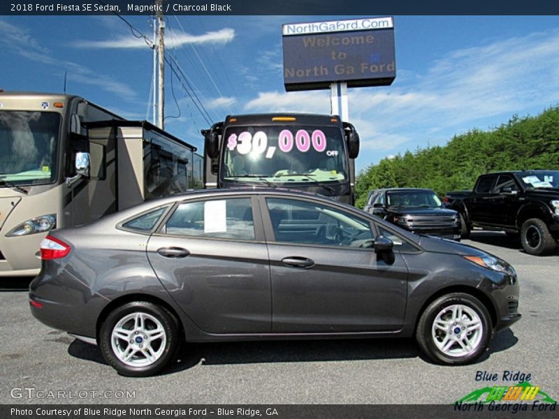 Magnetic / Charcoal Black 2018 Ford Fiesta SE Sedan