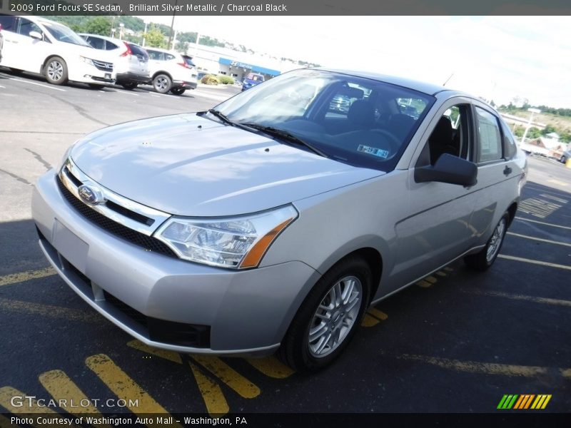 Brilliant Silver Metallic / Charcoal Black 2009 Ford Focus SE Sedan