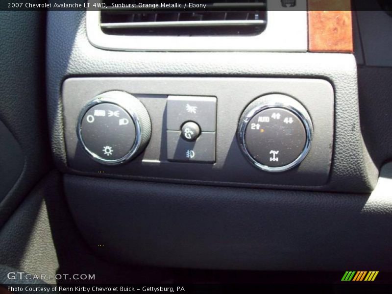 Sunburst Orange Metallic / Ebony 2007 Chevrolet Avalanche LT 4WD