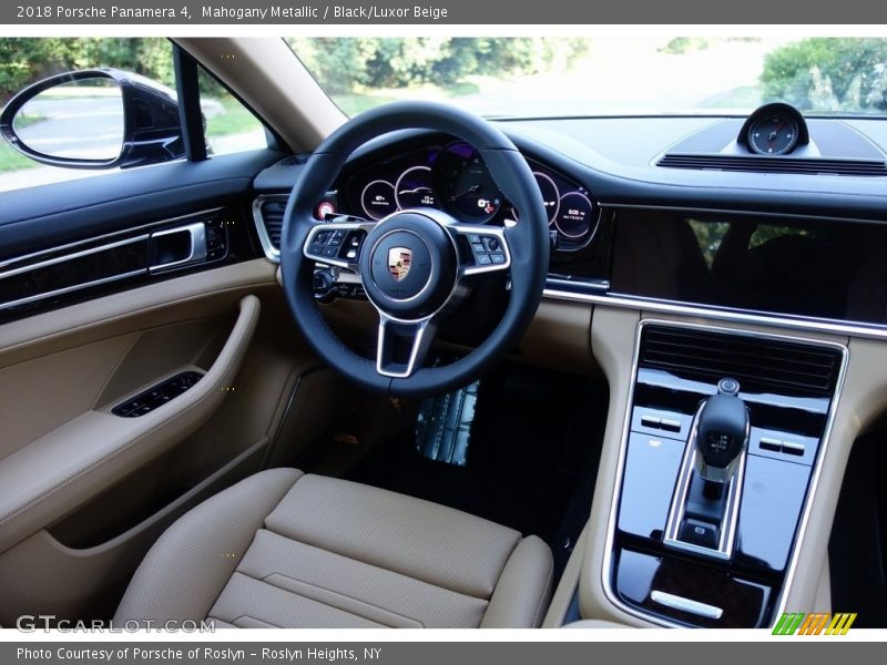 Dashboard of 2018 Panamera 4