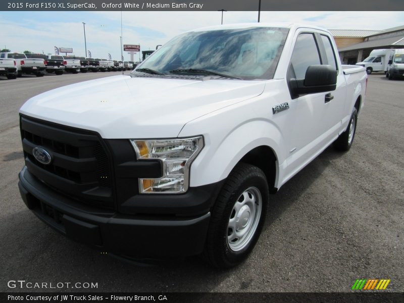 Oxford White / Medium Earth Gray 2015 Ford F150 XL SuperCab