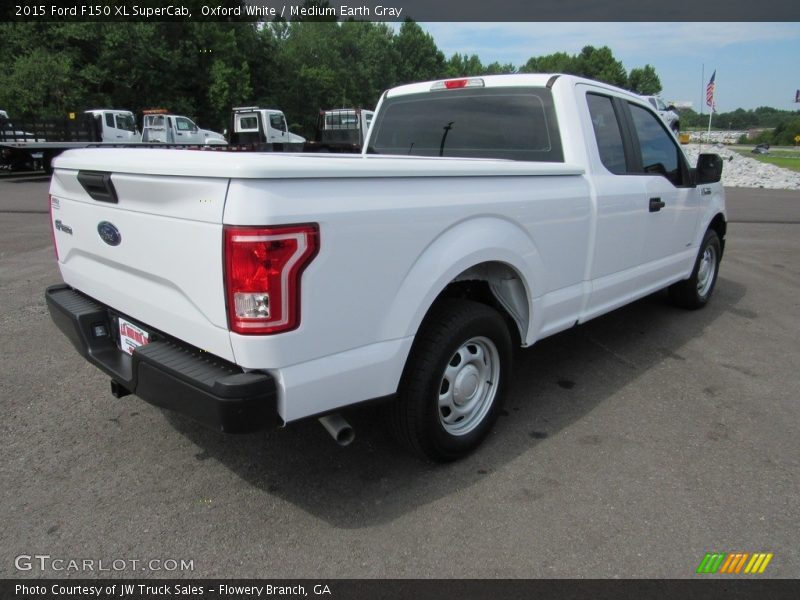Oxford White / Medium Earth Gray 2015 Ford F150 XL SuperCab
