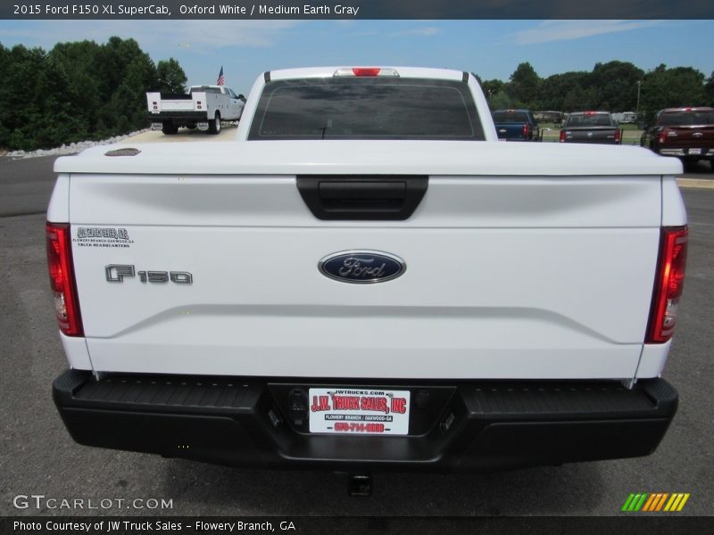 Oxford White / Medium Earth Gray 2015 Ford F150 XL SuperCab