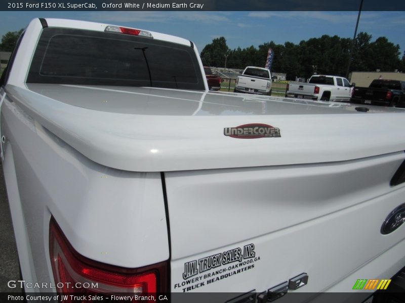 Oxford White / Medium Earth Gray 2015 Ford F150 XL SuperCab