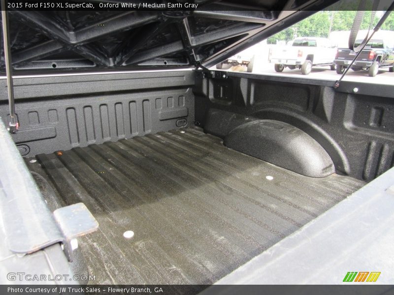 Oxford White / Medium Earth Gray 2015 Ford F150 XL SuperCab