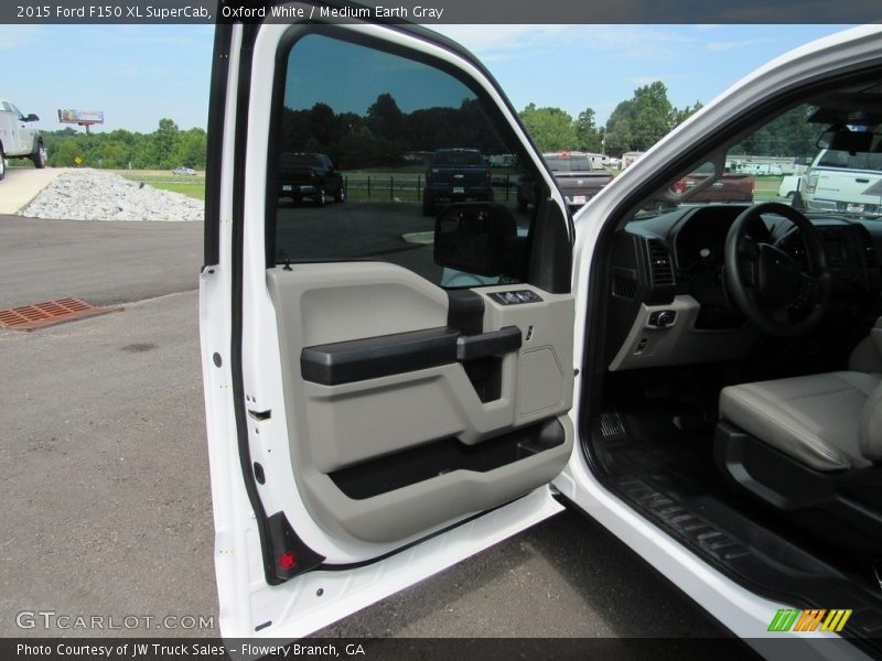 Oxford White / Medium Earth Gray 2015 Ford F150 XL SuperCab