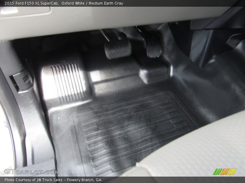 Oxford White / Medium Earth Gray 2015 Ford F150 XL SuperCab