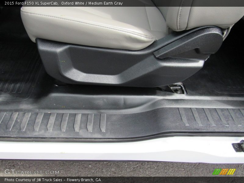 Oxford White / Medium Earth Gray 2015 Ford F150 XL SuperCab