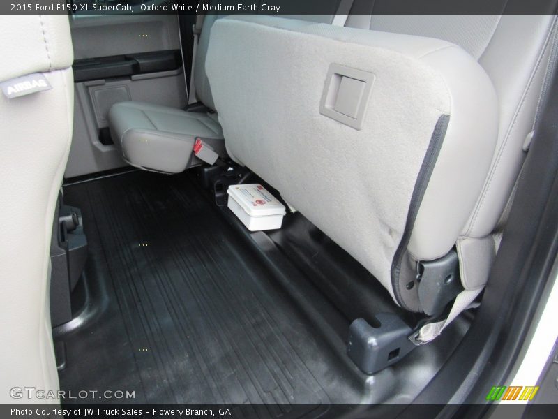 Oxford White / Medium Earth Gray 2015 Ford F150 XL SuperCab