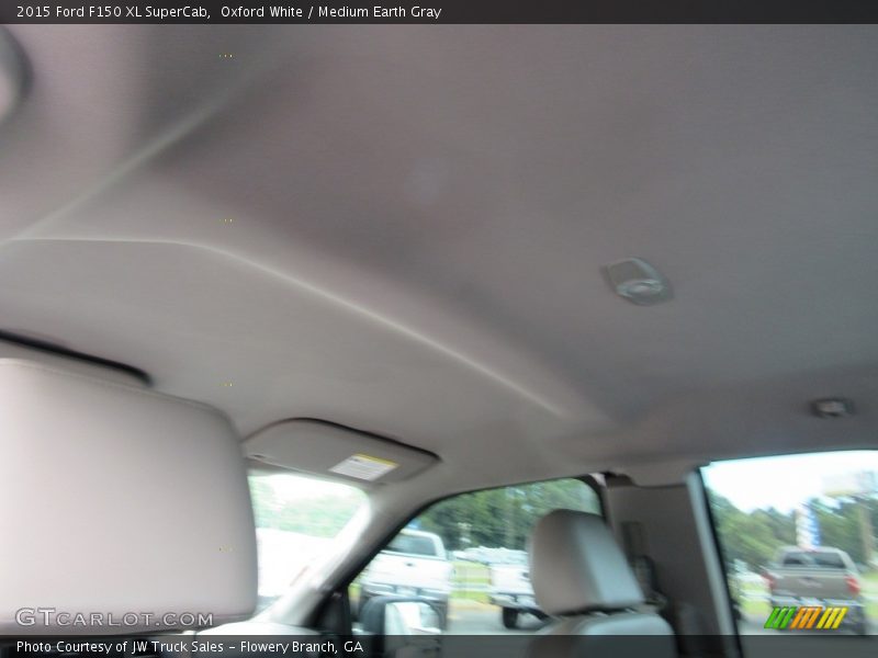 Oxford White / Medium Earth Gray 2015 Ford F150 XL SuperCab