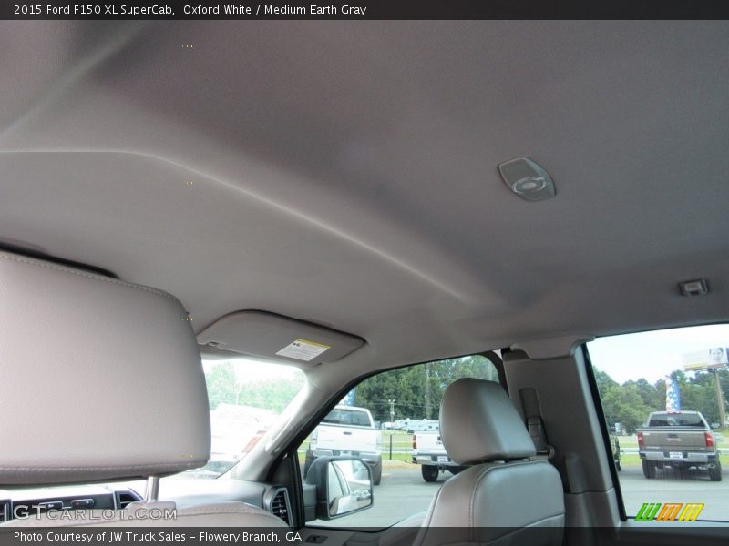 Oxford White / Medium Earth Gray 2015 Ford F150 XL SuperCab