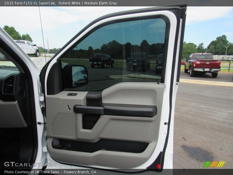 Oxford White / Medium Earth Gray 2015 Ford F150 XL SuperCab