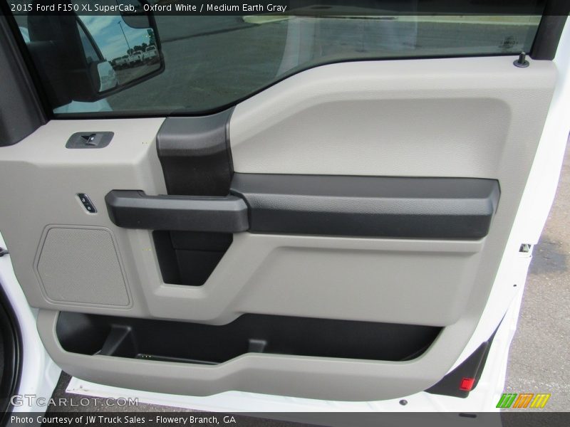 Oxford White / Medium Earth Gray 2015 Ford F150 XL SuperCab