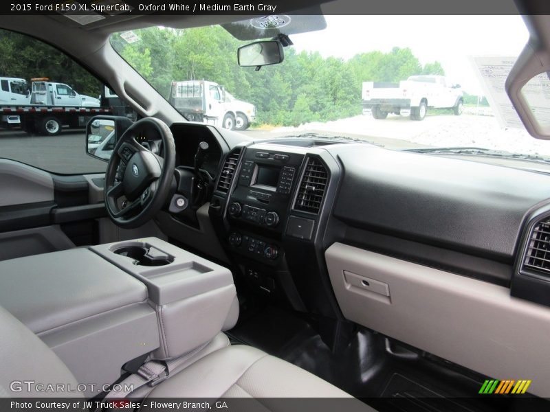 Oxford White / Medium Earth Gray 2015 Ford F150 XL SuperCab