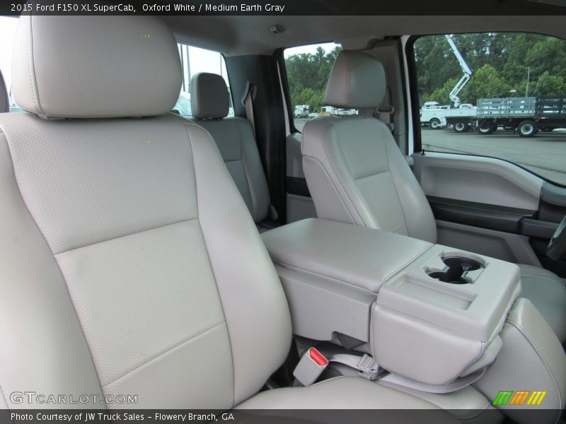 Oxford White / Medium Earth Gray 2015 Ford F150 XL SuperCab