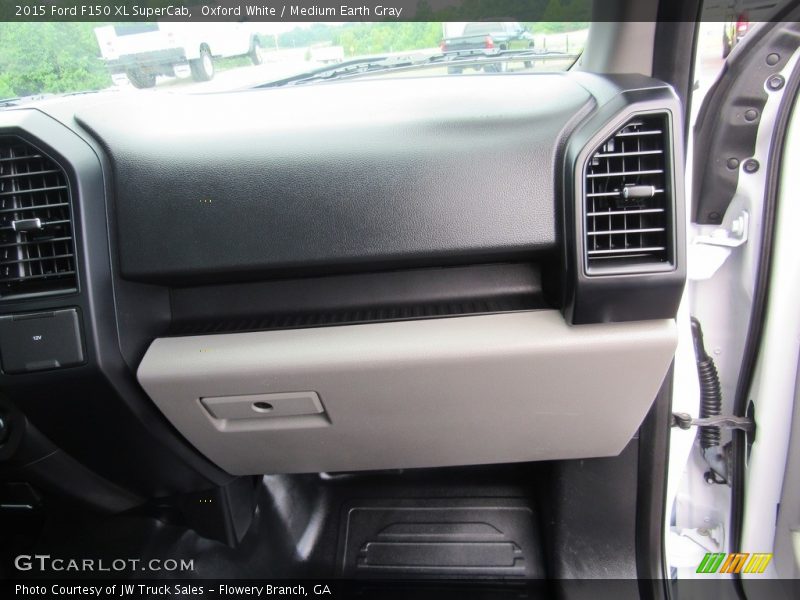 Oxford White / Medium Earth Gray 2015 Ford F150 XL SuperCab