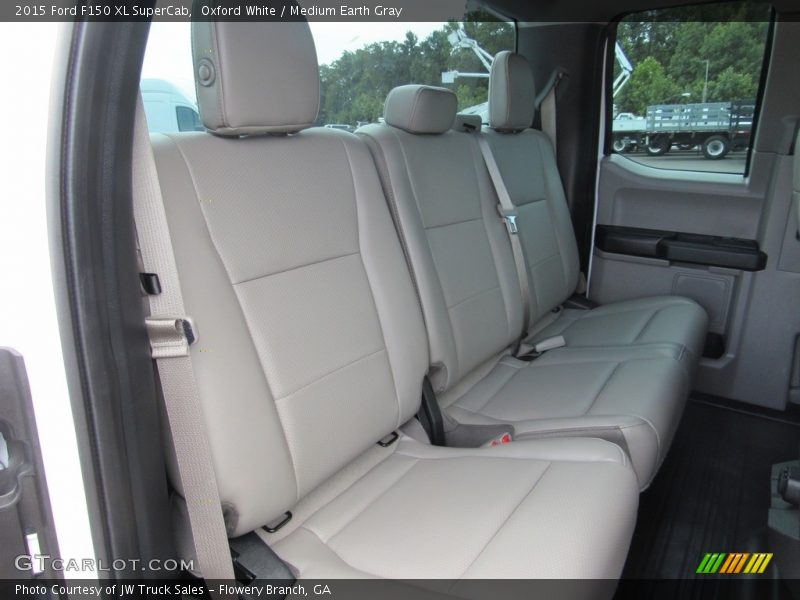 Oxford White / Medium Earth Gray 2015 Ford F150 XL SuperCab