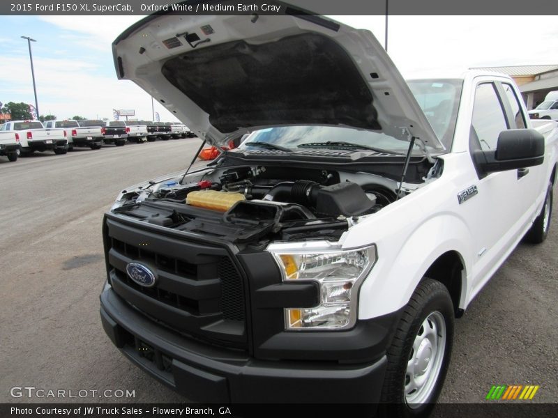 Oxford White / Medium Earth Gray 2015 Ford F150 XL SuperCab