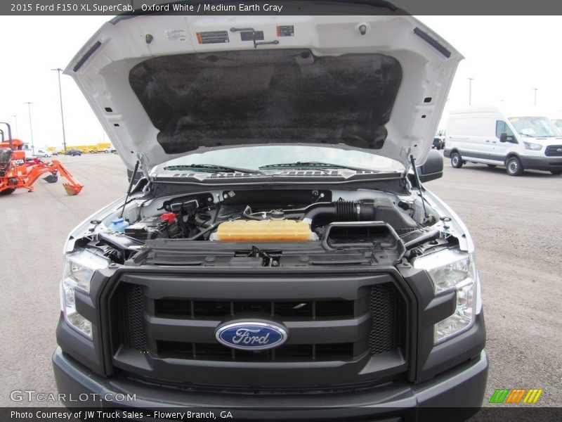 Oxford White / Medium Earth Gray 2015 Ford F150 XL SuperCab