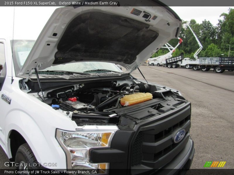 Oxford White / Medium Earth Gray 2015 Ford F150 XL SuperCab