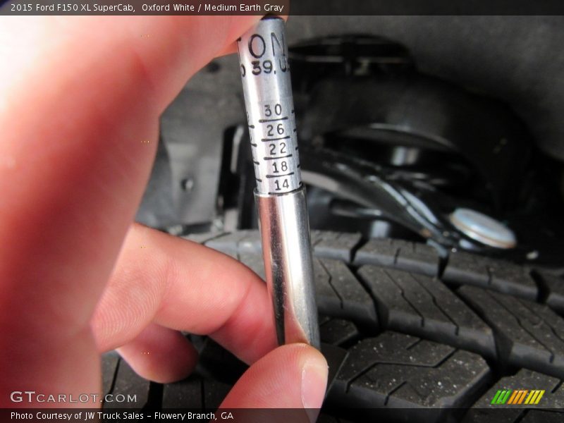 Oxford White / Medium Earth Gray 2015 Ford F150 XL SuperCab