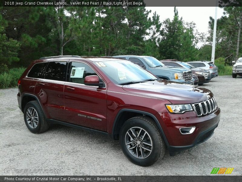 Velvet Red Pearl / Black/Light Frost Beige 2018 Jeep Grand Cherokee Laredo