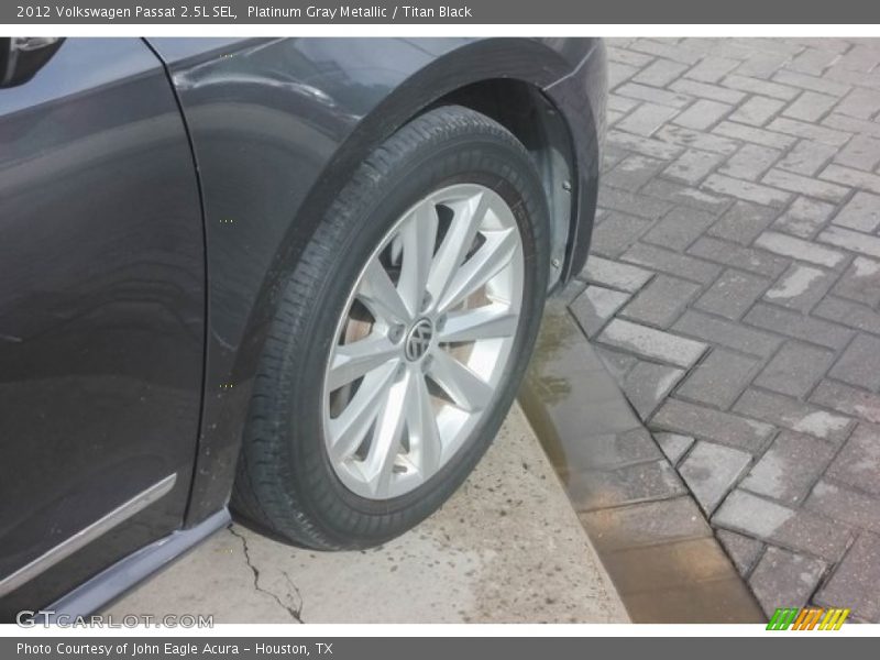Platinum Gray Metallic / Titan Black 2012 Volkswagen Passat 2.5L SEL