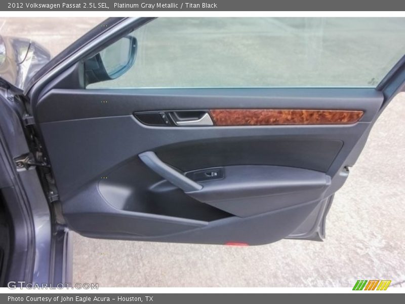 Platinum Gray Metallic / Titan Black 2012 Volkswagen Passat 2.5L SEL