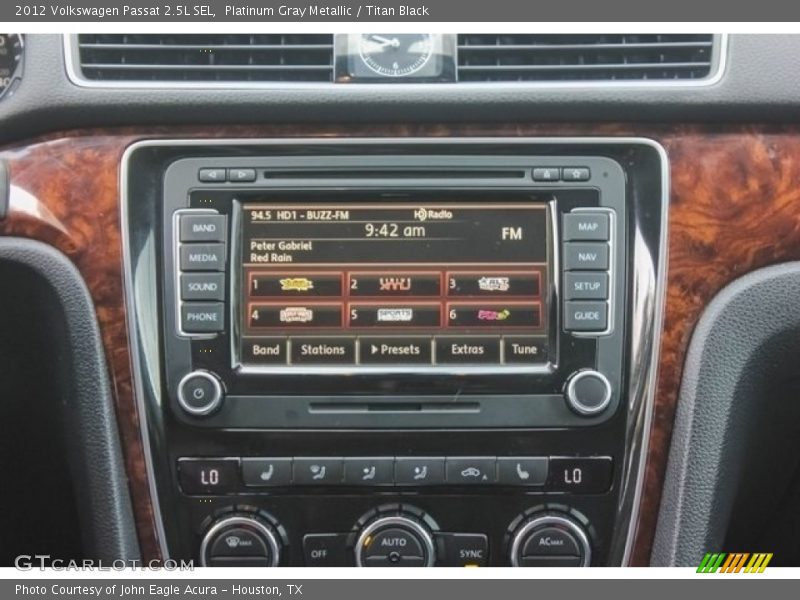 Platinum Gray Metallic / Titan Black 2012 Volkswagen Passat 2.5L SEL