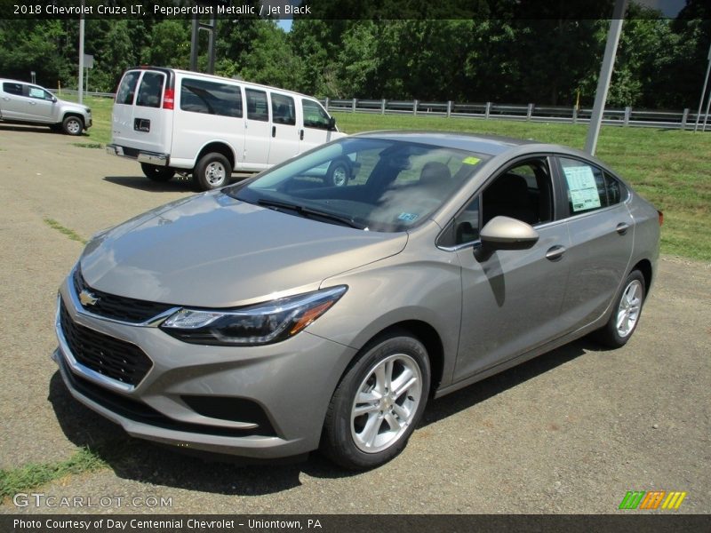 Pepperdust Metallic / Jet Black 2018 Chevrolet Cruze LT