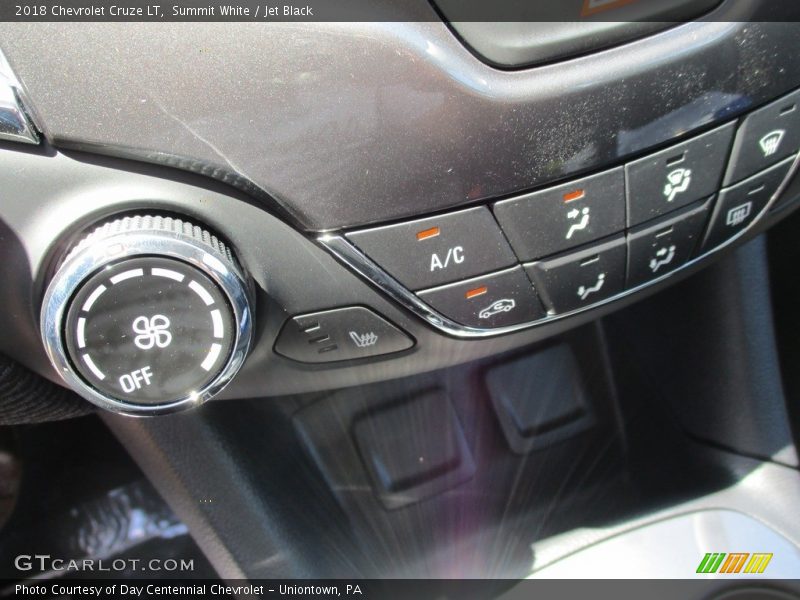 Summit White / Jet Black 2018 Chevrolet Cruze LT