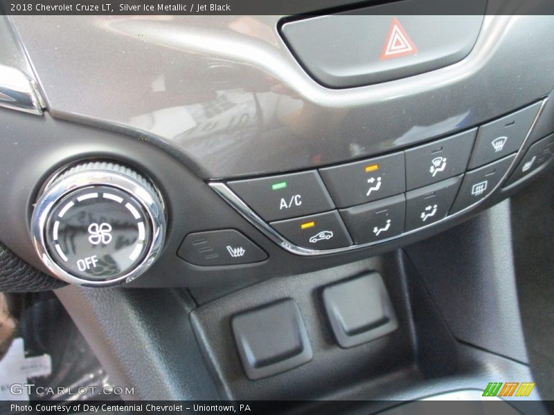 Silver Ice Metallic / Jet Black 2018 Chevrolet Cruze LT