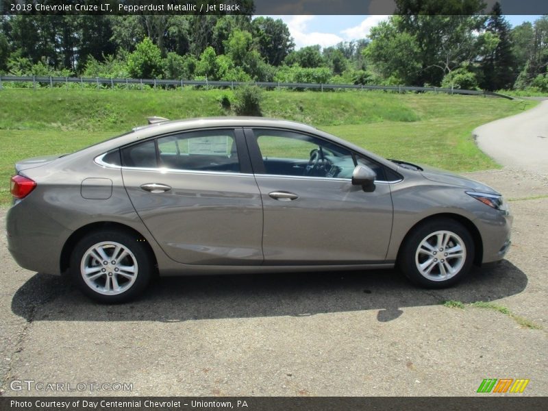 Pepperdust Metallic / Jet Black 2018 Chevrolet Cruze LT