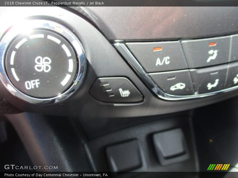 Pepperdust Metallic / Jet Black 2018 Chevrolet Cruze LT