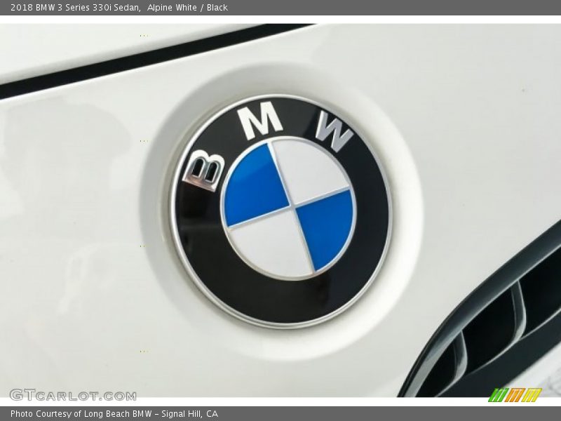 Alpine White / Black 2018 BMW 3 Series 330i Sedan