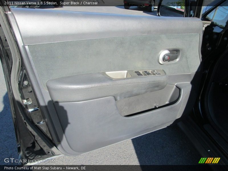 Super Black / Charcoal 2011 Nissan Versa 1.8 S Sedan