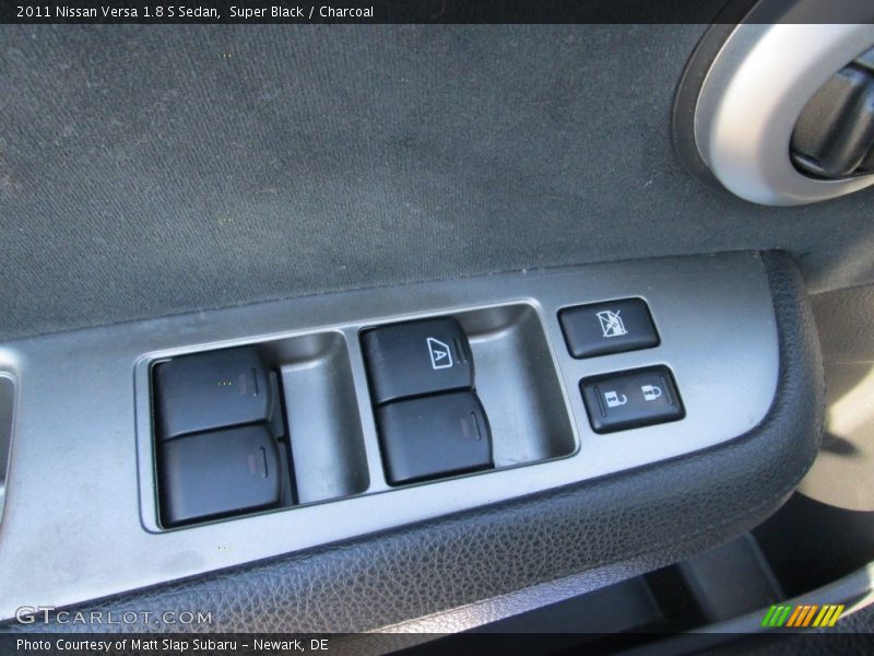 Super Black / Charcoal 2011 Nissan Versa 1.8 S Sedan