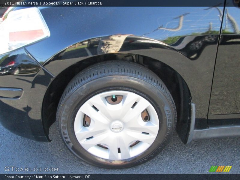 Super Black / Charcoal 2011 Nissan Versa 1.8 S Sedan