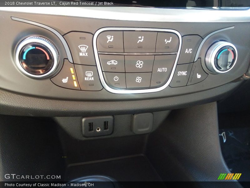 Cajun Red Tintcoat / Jet Black 2018 Chevrolet Traverse LT